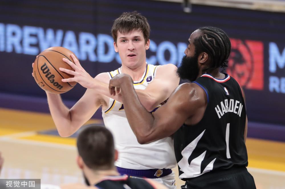 沿路聚集的 沿路聚集的