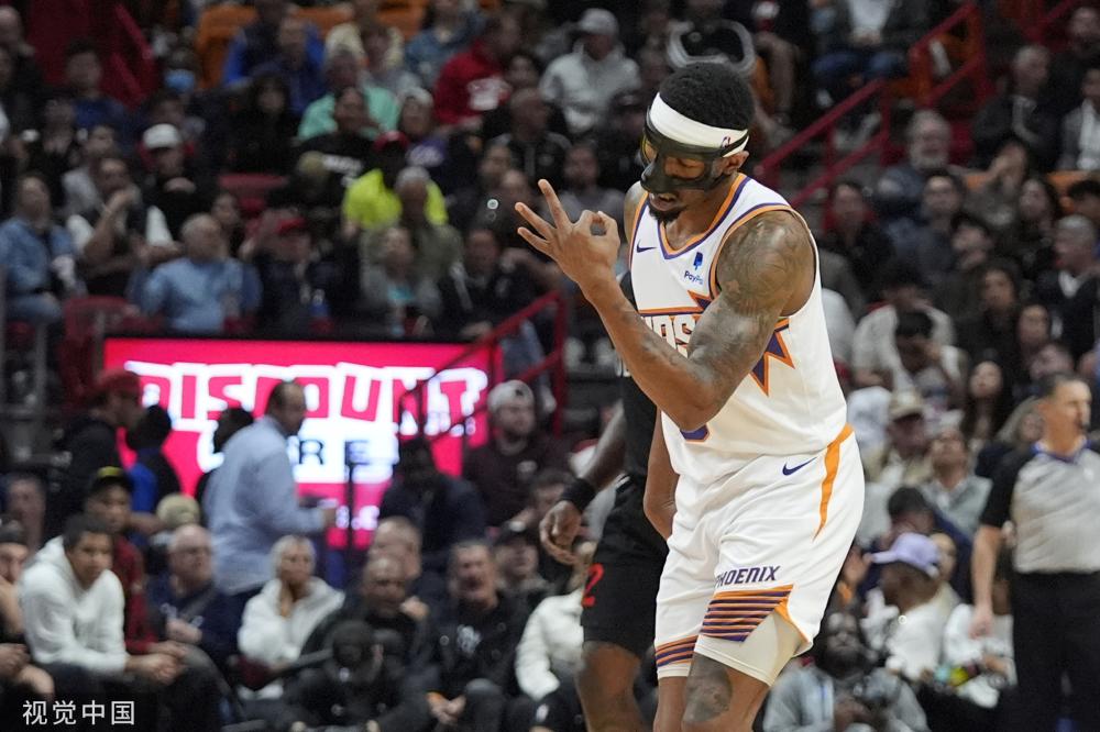 他在关键时 他在关键时