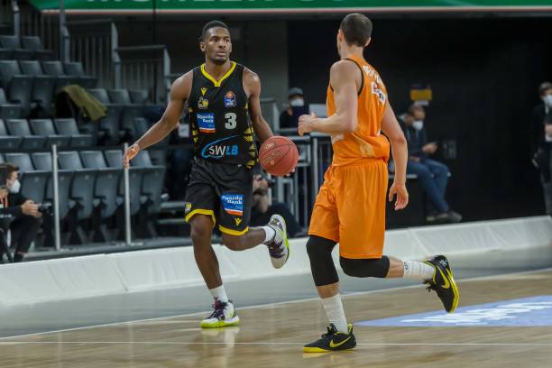 然被解雇 然被解雇